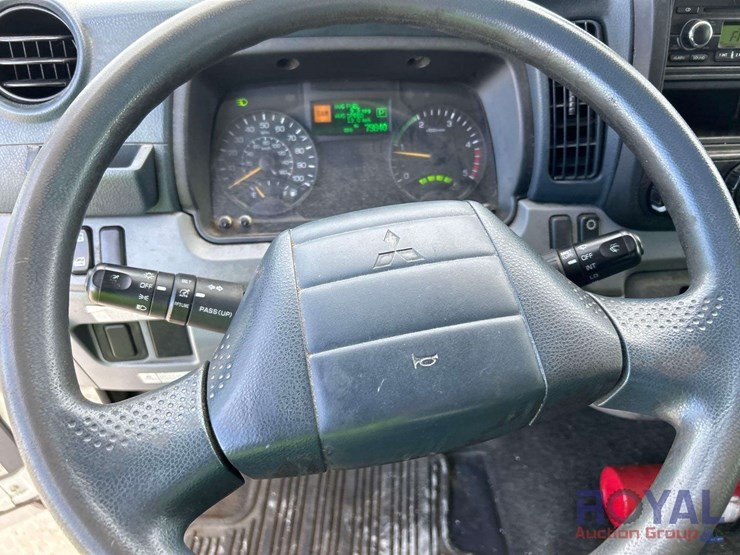 2013-mitsubishi-fuso-fec72w-image-14