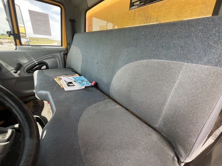 2007-international-durastar-4300-image-11