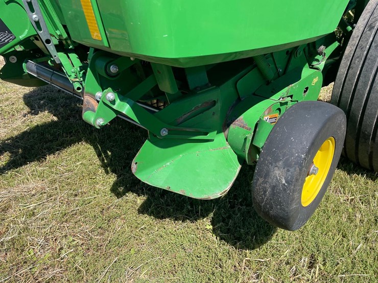2017-john-deere-569-premium-image-8