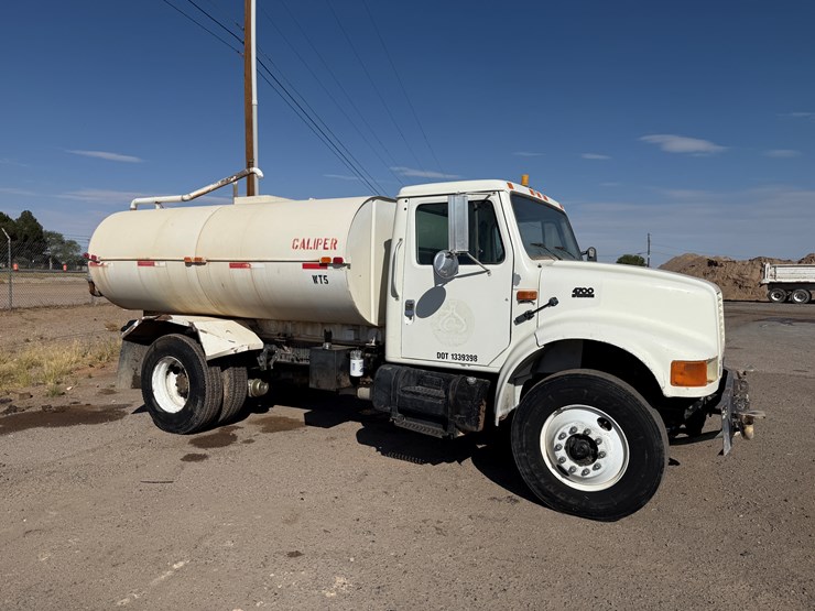 1996-international-4700-image-2