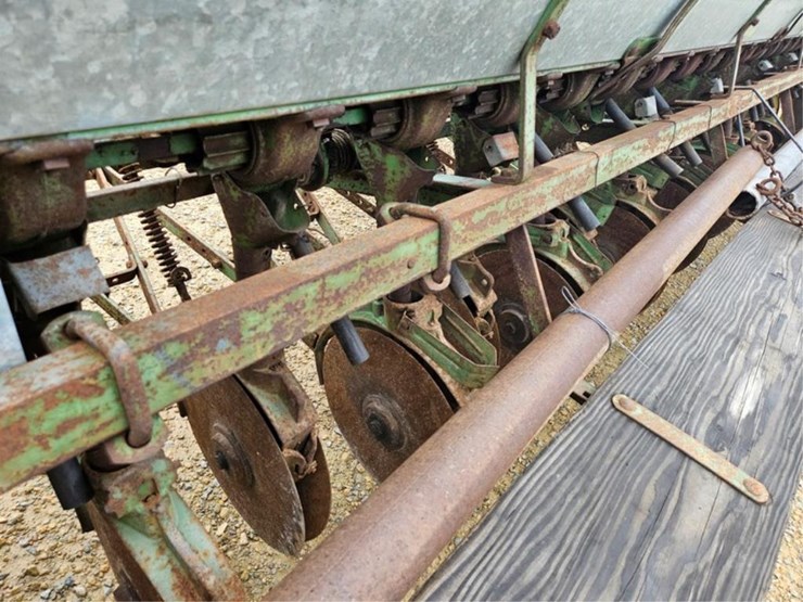 john-deere-11-image-27