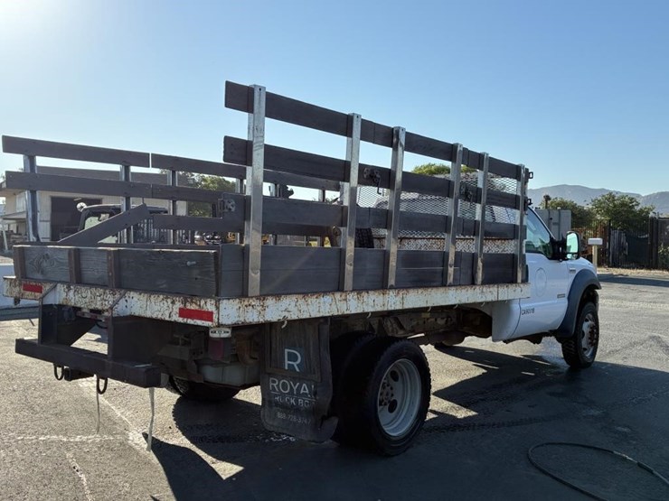 2006-ford-f550-image-3