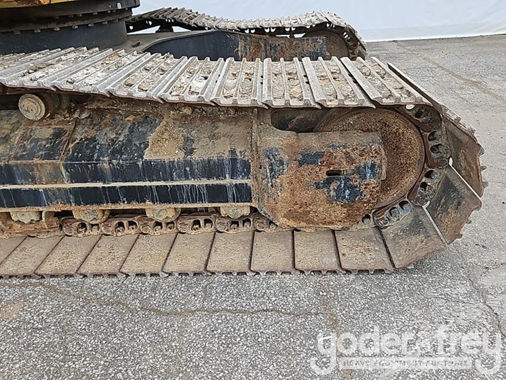 2011-deere-250g-lc-image-17