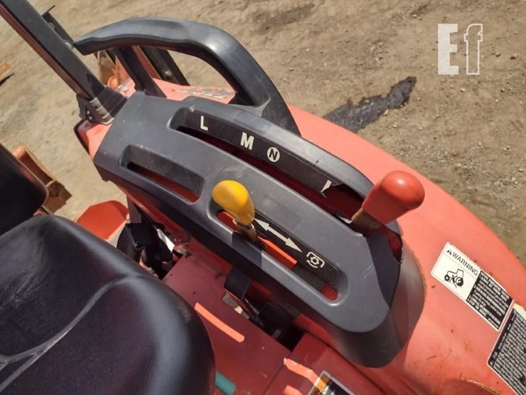 16-kubota-b26tlb-tractor-8242-image-11