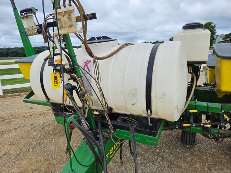 john-deere-7200-image-13