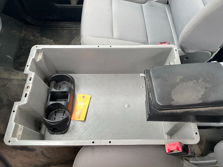 #112-•-2015-chevy-2500-diesel-4x4-pickup-(has-wi-title)-image-47
