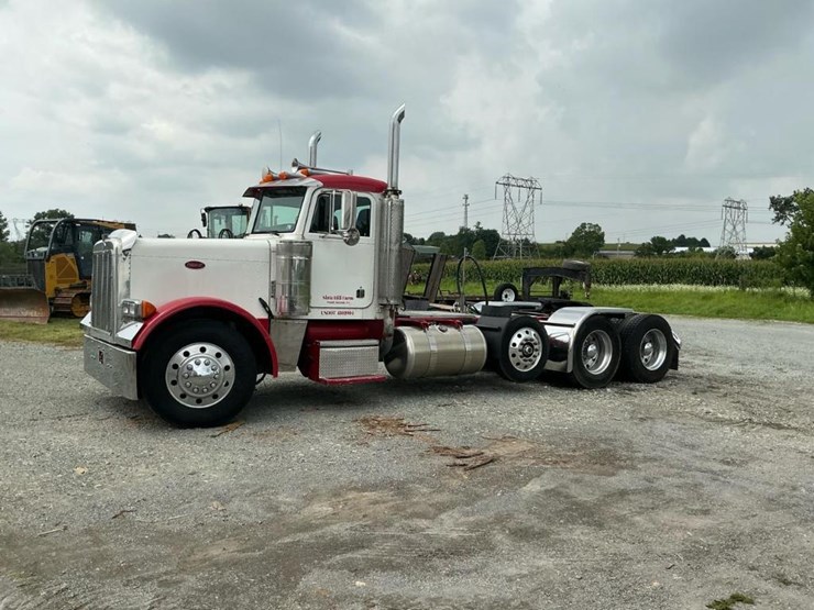 #502-•-2004-peterbilt-truck-image-1