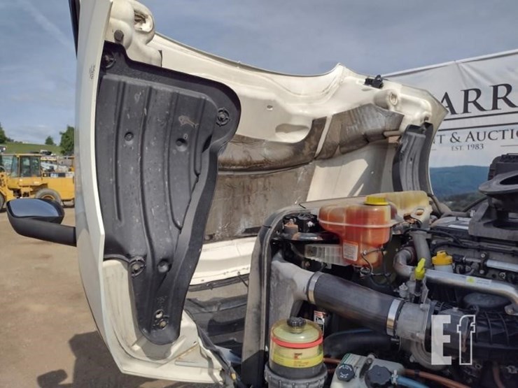 2018-18-freightliner-cascadia-truck-tractor^title^-9514-image-15