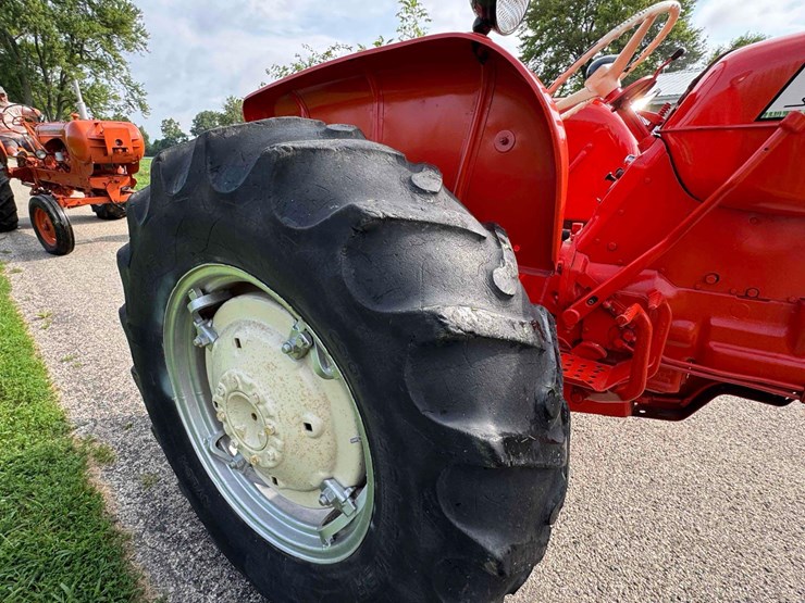 1963-allis-chalmers-d17-image-4