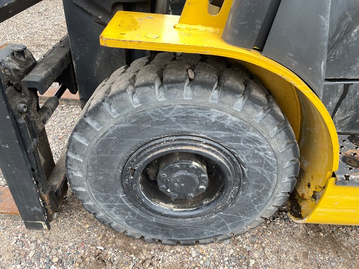 #140-•-2016-yale-glp040-lp-gas-4,000-lb-forklift-image-9