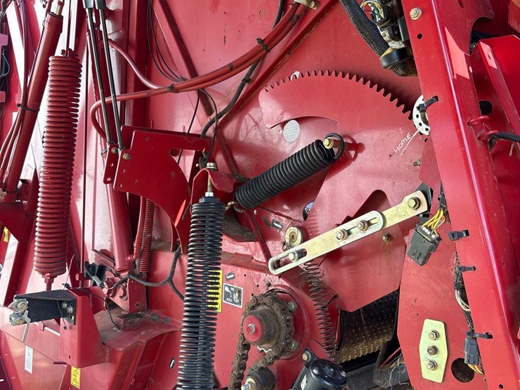 2015-new-holland-roll-belt-560-image-57