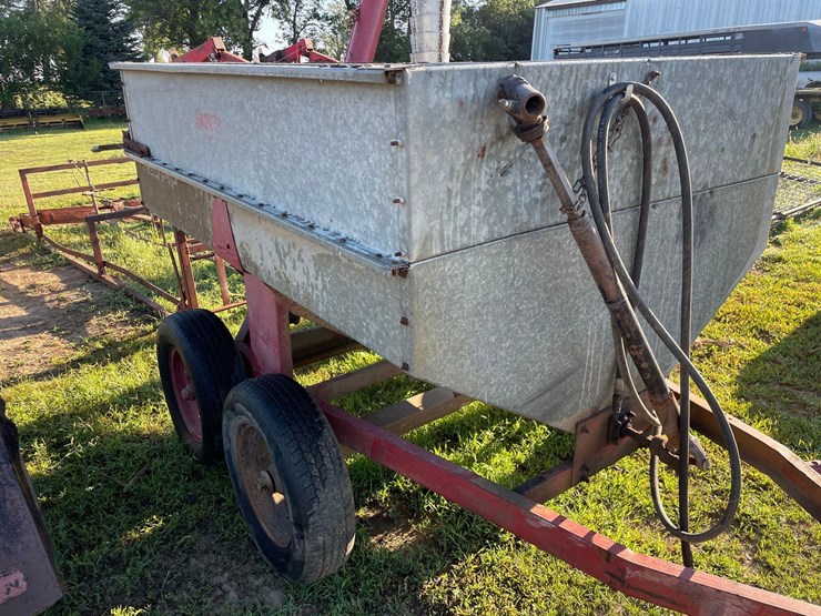 snowco-2-ton-auger-wagon-image-12