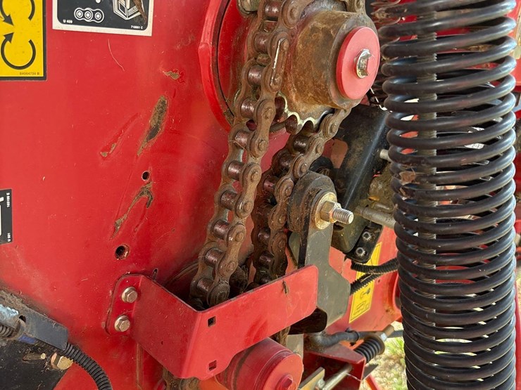 2015-new-holland-roll-belt-560-image-60