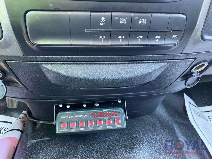 2014-dodge-ram-5500-image-26