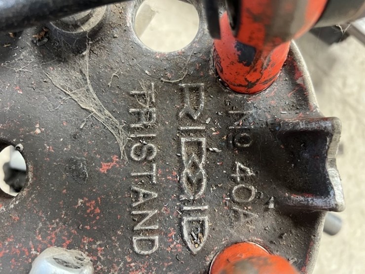 ridgid-40a-portable-tristand-yoke-vise-image-4