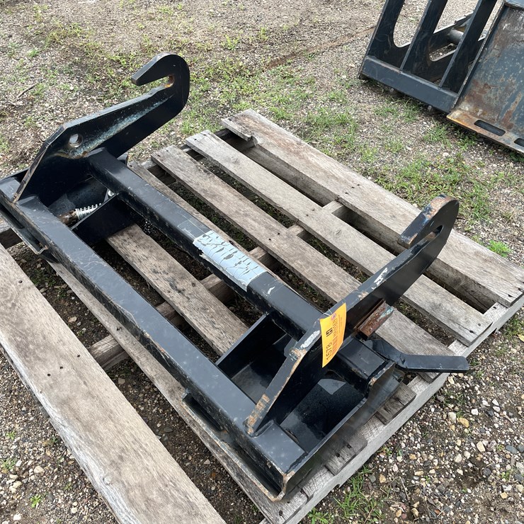 #212 • Genie Telehandler Skid Steer Mount Adapter Plate