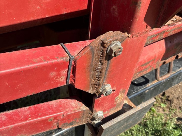 12-row-30”-corn-head-(-ih-1000-series-frame)-image-21