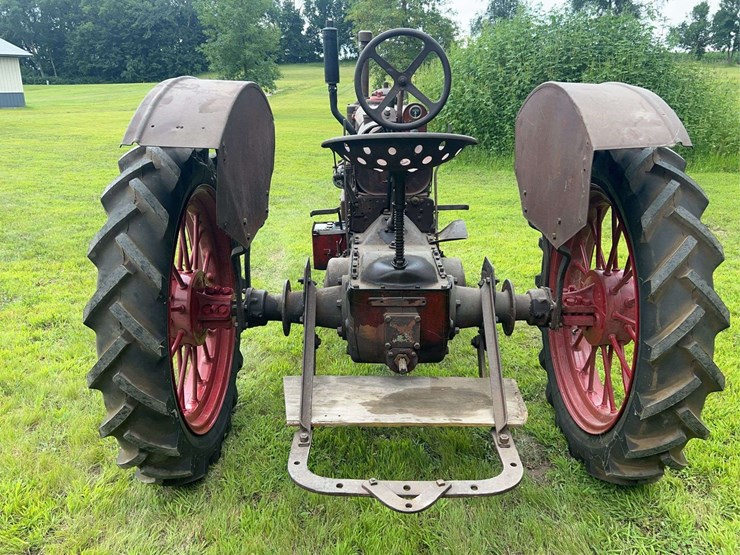 farmall-f12-image-4