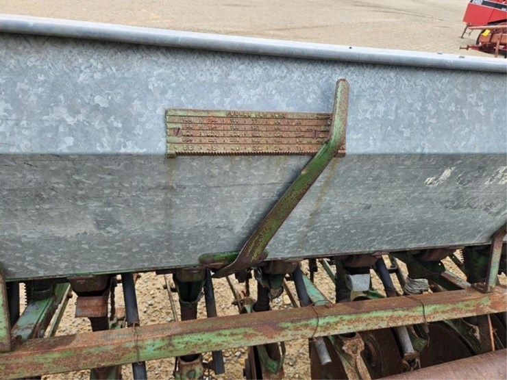 john-deere-11-image-25