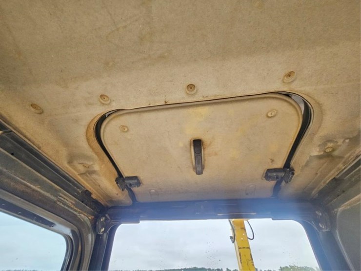 komatsu-pc150-lc-image-38