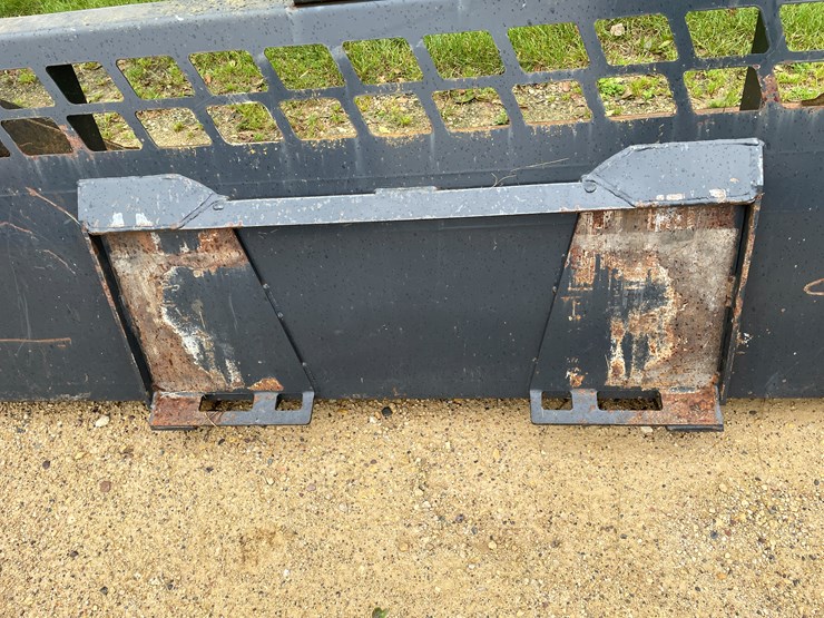 #188-•-stout-skid-steer-mount-84"-snow-bucket-image-12