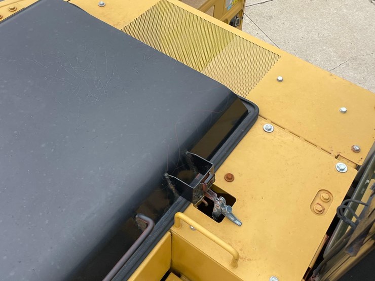 2018-caterpillar-318fl-image-55