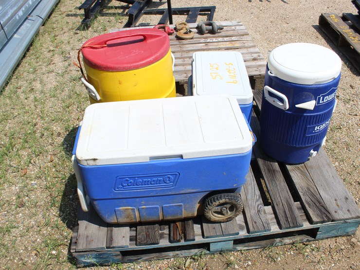 #5125-•-pallet-of-water-coolers-image-2