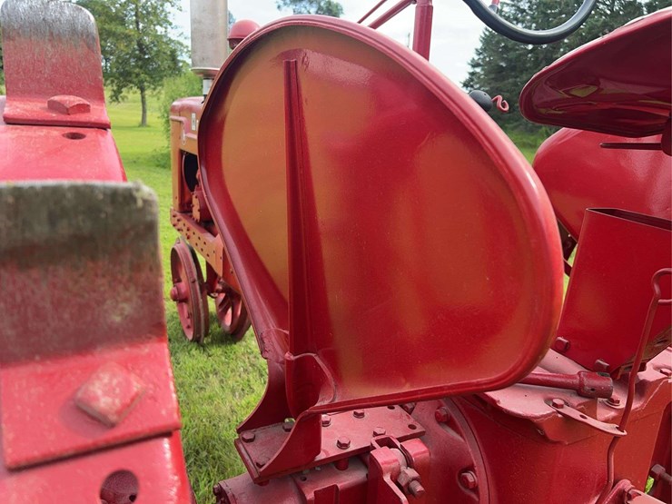 1940-farmall-h-distillate-image-40