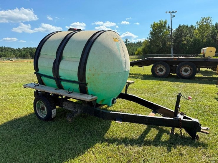 950-gallon-tank-on-trailer-(tandem-axle,-only-two-image-2
