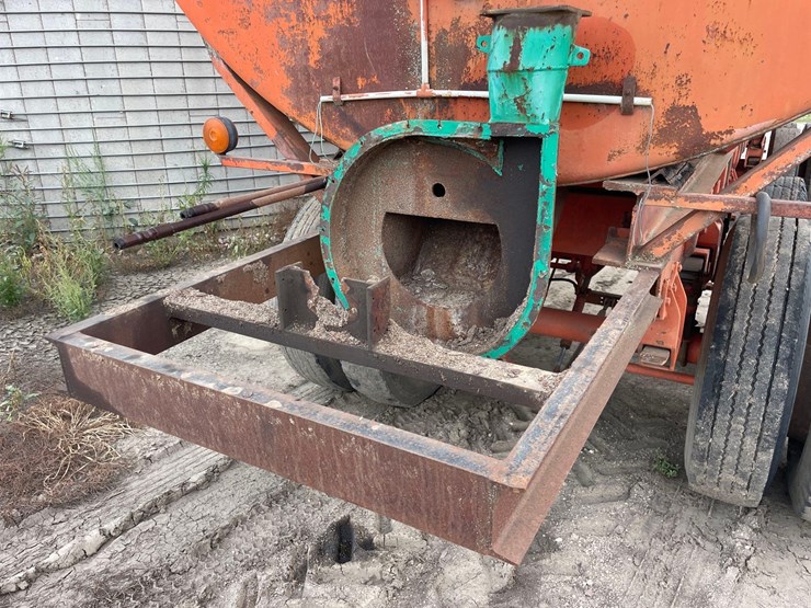 shop-built-10,000-gallon-manure-tank/running-gear-image-8