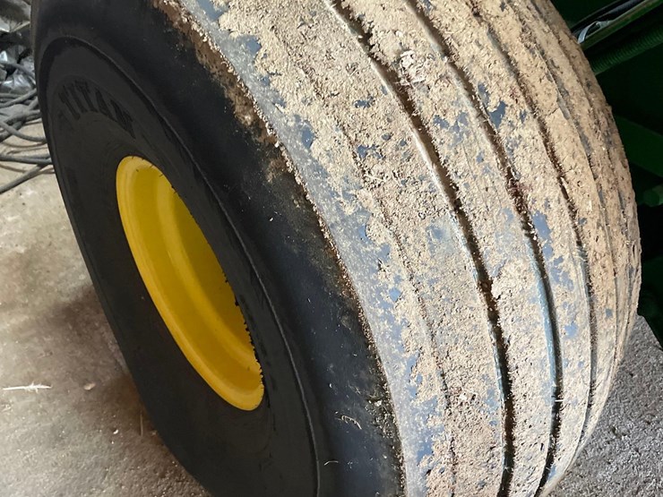 john-deere-560r-image-14
