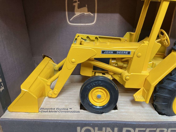 1/16-john-deere-backhoe-nib-ertl-image-2