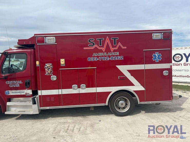 2012-freightliner-m2-106-braun-ambulance-image-17