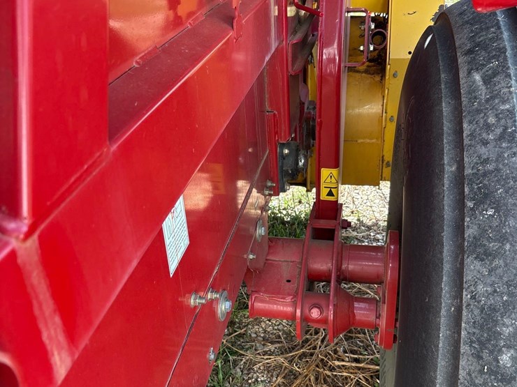 2015-new-holland-roll-belt-560-image-24