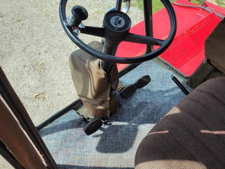 1985-massey-ferguson-860-image-6