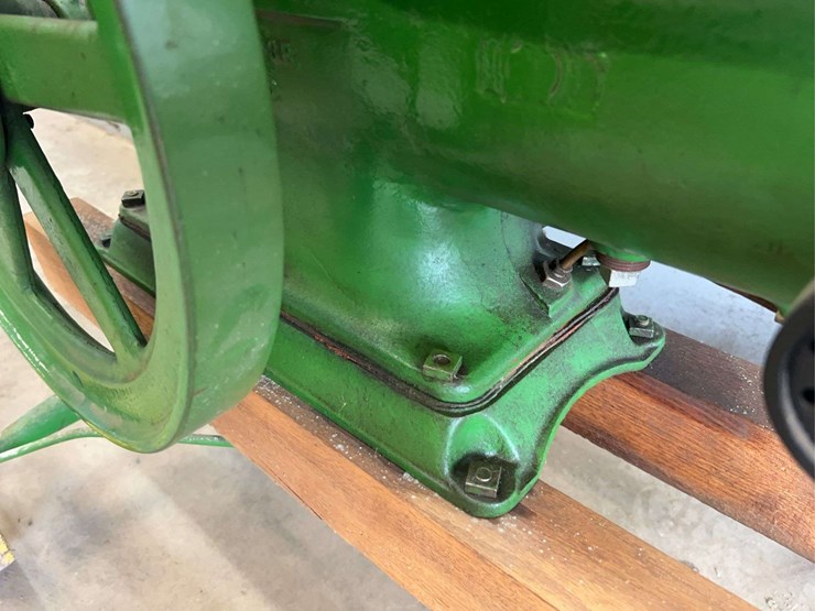 john-deere-e-1-1/2hp-engine-image-10