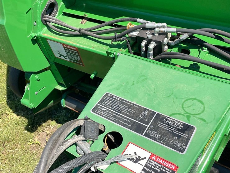 2013-john-deere-569-premium-image-43