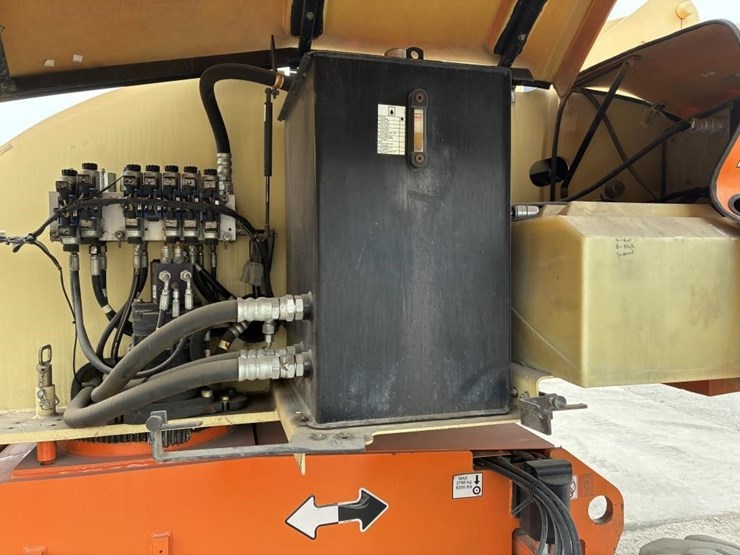 2009-jlg-400s-image-7