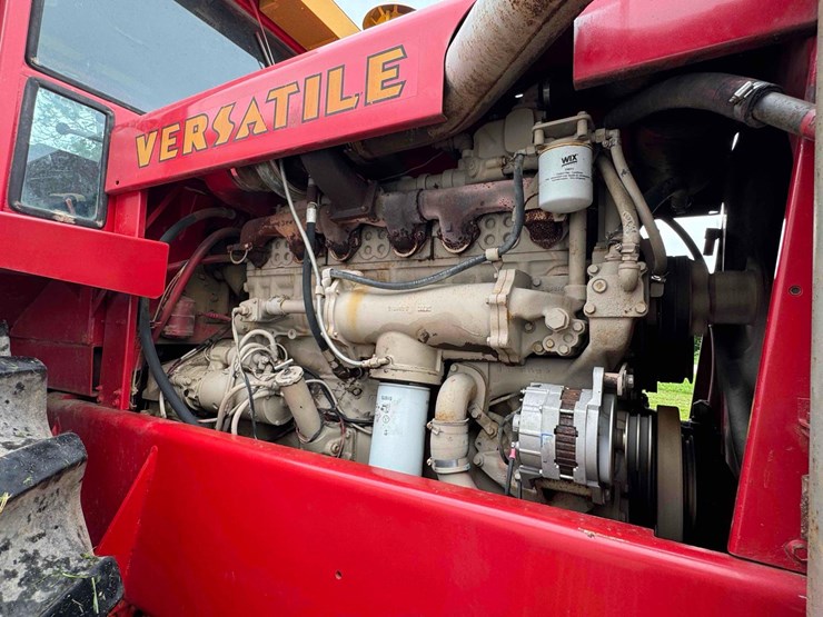 1976-versatile-850-image-39