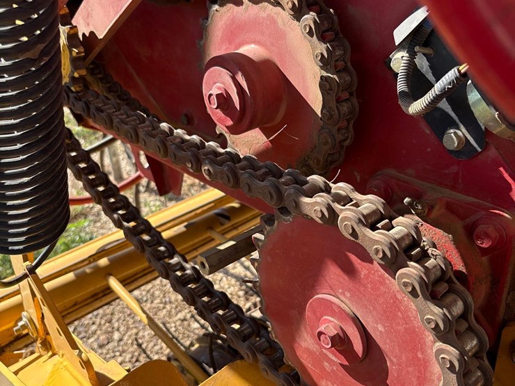 2015-new-holland-roll-belt-560-image-48