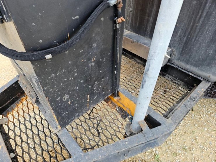 #354-•-km-industries-hot-box-asphalt-trailer-image-16