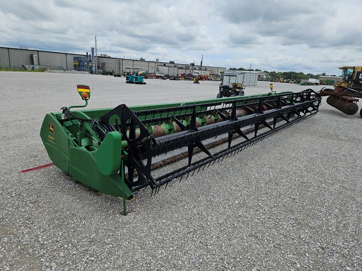 2005-john-deere-635f-image-13