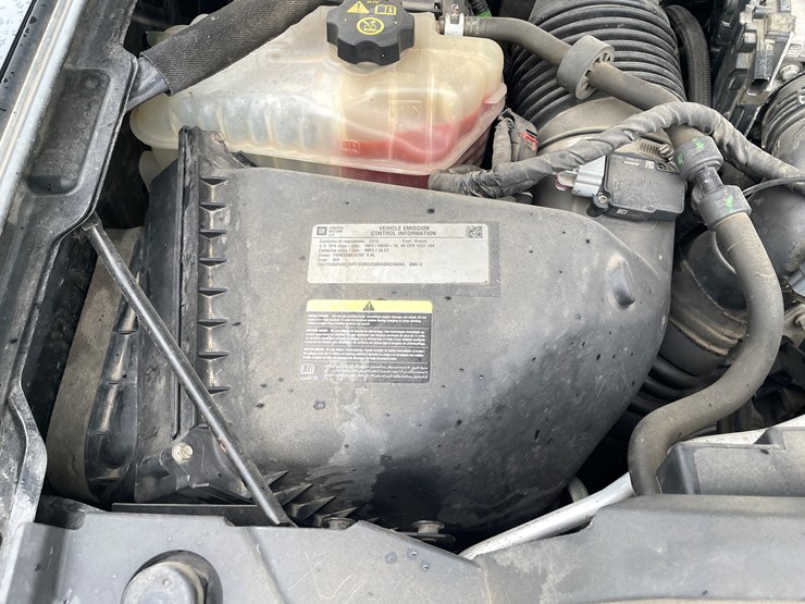 #112-•-2015-chevy-2500-diesel-4x4-pickup-(has-wi-title)-image-40