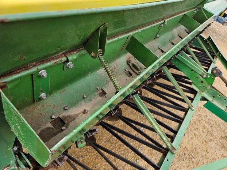 john-deere-8100-image-16