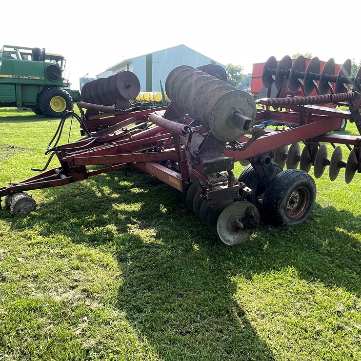 #5550 • IH 480 23' Disc