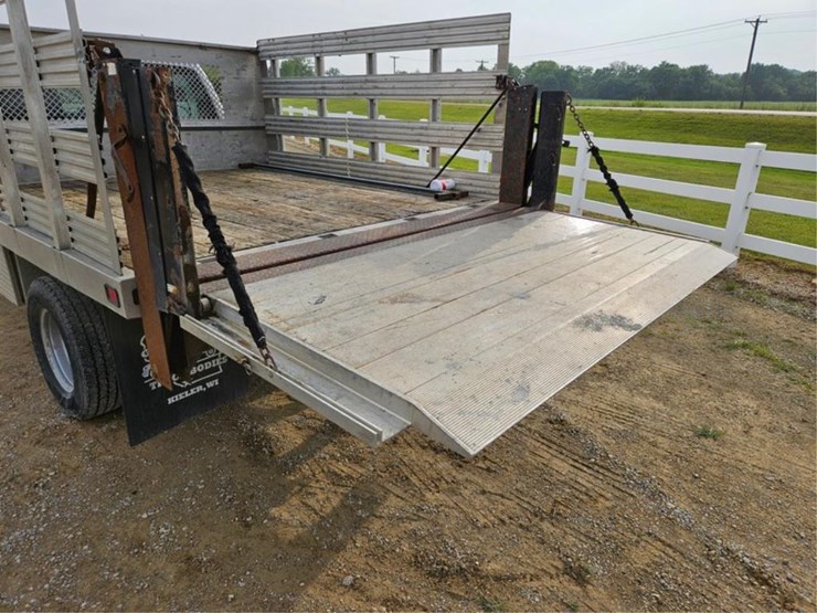 2011-ford-f350-image-15
