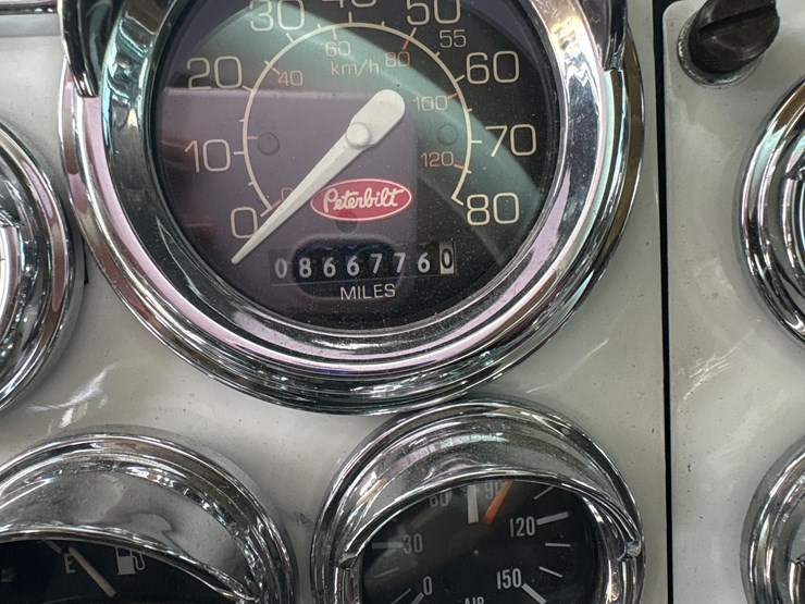 1998-peterbilt-378-image-19