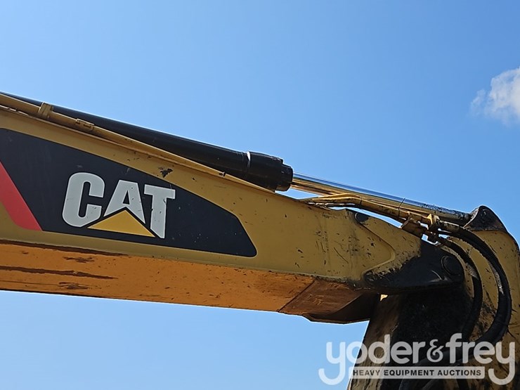 2016-caterpillar-336fl-image-13