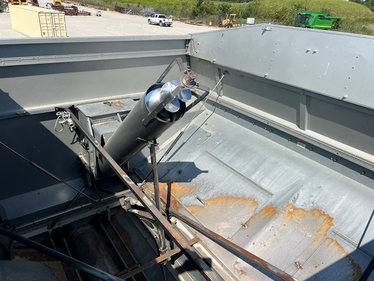 2005-gleaner-r75-image-6