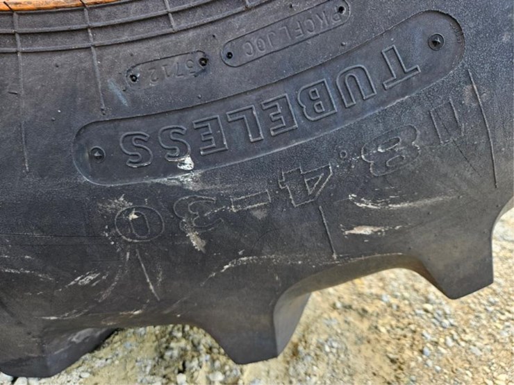 massey-ferguson-383-image-42